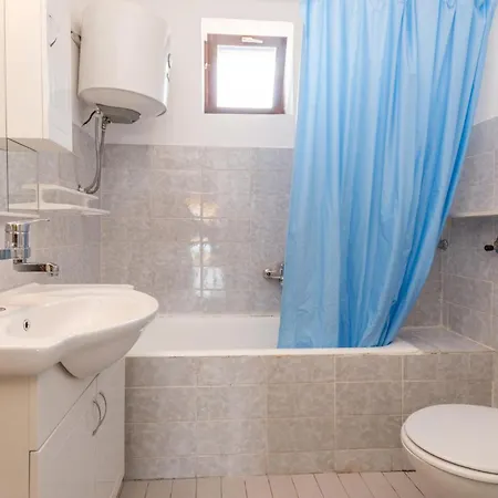 Four-bedroom In Lisicic *