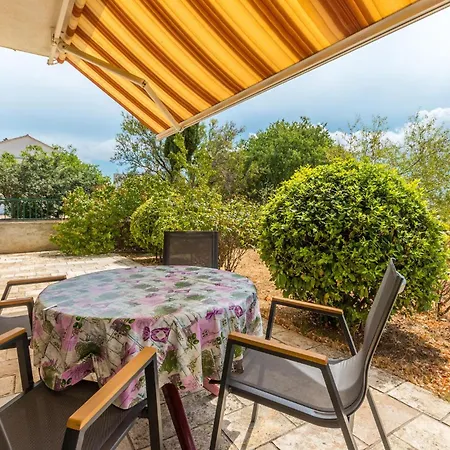 Four-bedroom In Lisicic