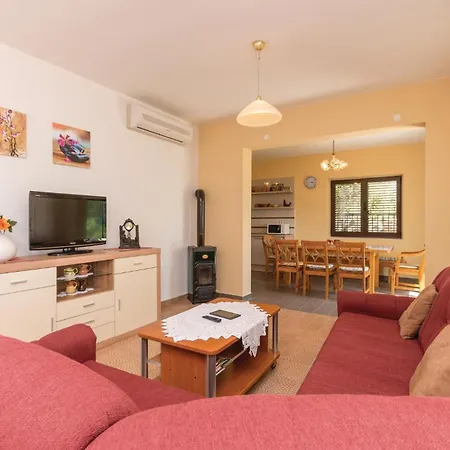 Four-bedroom In Lisicic Σπίτι διακοπών *