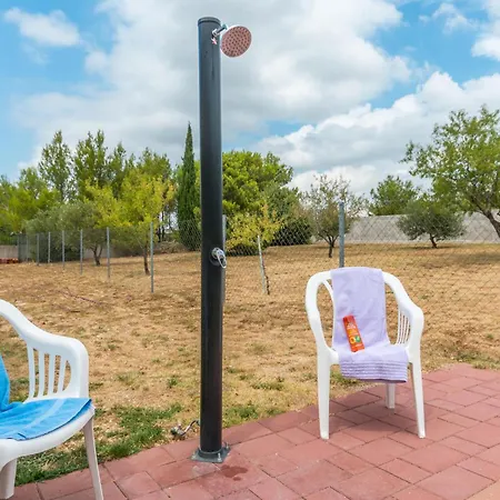 Four-bedroom In Lisicic בית נופש Lisicici