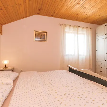 Four-bedroom In Lisicic בית נופש