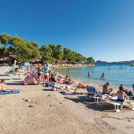 Gorgeous In Lisicic With Wifi Holiday home